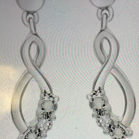 Earrings - Picture 3 of 5